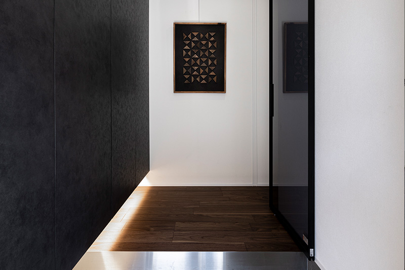 スタイリッシュ好きな方に大人気タイル調フローリング